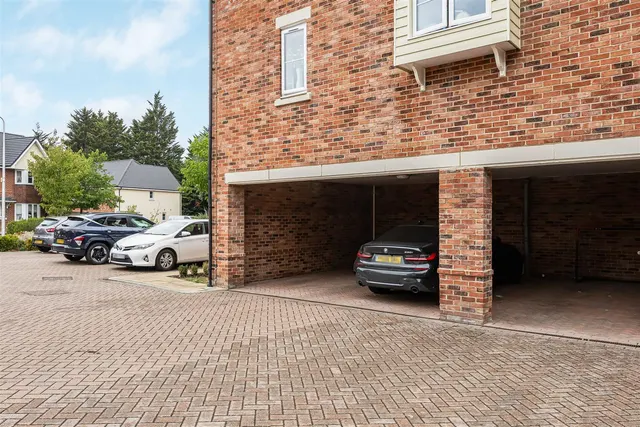 Wildflower Drive, Calcot, RG31, photo 2