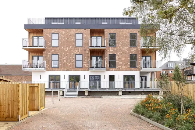 Station Road, Paddock Wood, Kent, TN12 6AB, photo 1