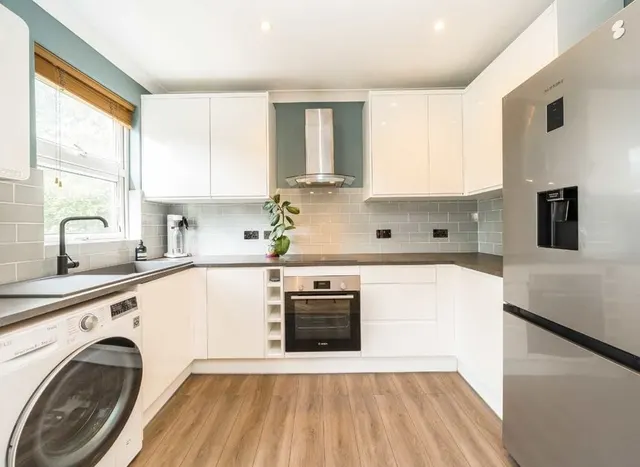 Photo 2 — Fordwych Road, Cricklewood, NW2
