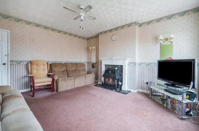 Oak Avenue, Owlsmoor, photo 3