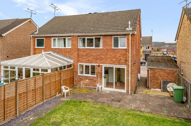 Oak Avenue, Owlsmoor, photo 2