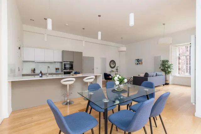 Photo 2 — Simpson Loan, Quartermile, Edinburgh, EH3 9GN