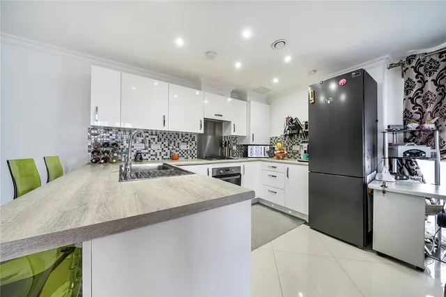 Oakes Crescent, Dartford, DA1, photo 2