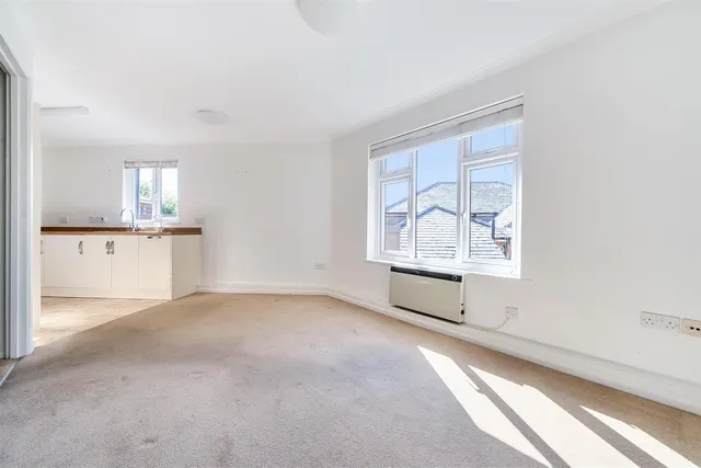Hylton Road, Petersfield, GU32, photo 2