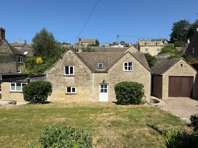 Oakridge Lynch, Stroud, photo 1