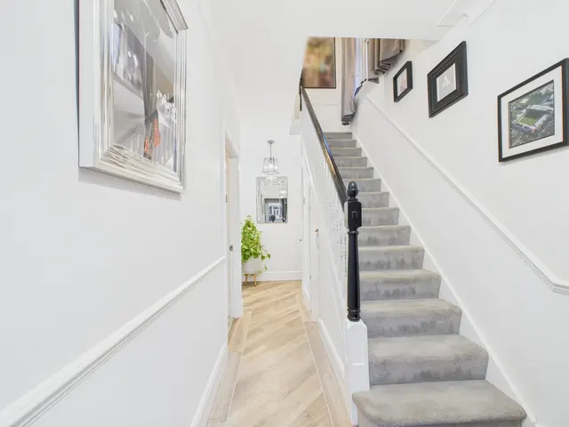 Photo 3 — Balgonie Road, London, E4 7HL