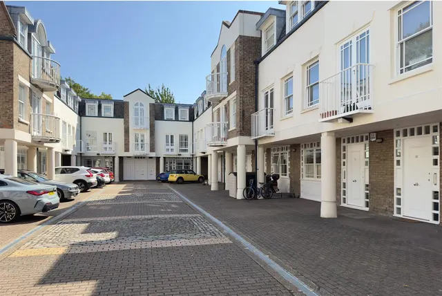 Photo 2 — Spencer Place, Canonbury N1 2AX