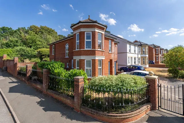 Downsview Gardens, Dorking, RH4, photo 1