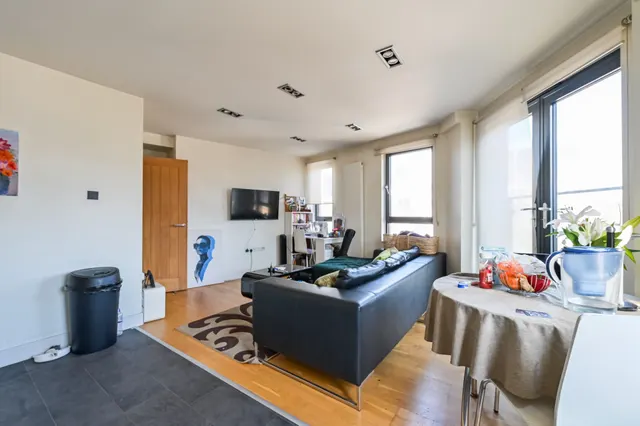 Photo 2 — Apartment 4, Skysail Building, 210, Poplar High Street