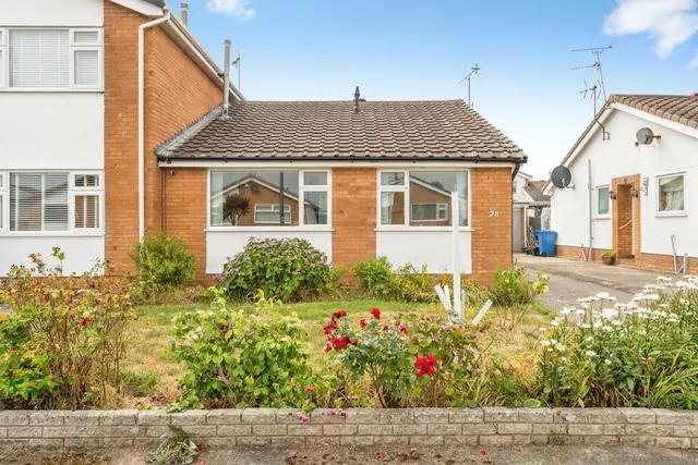 Laburnum Drive, Rhyl, LL18, photo 1
