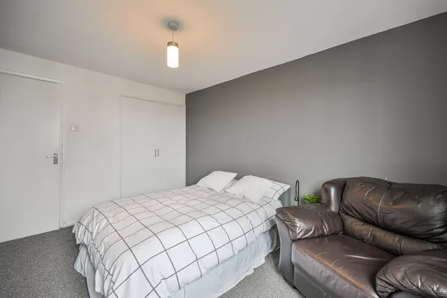 Photo 2 — Flat 24, Ben Tillett House, Willow Walk, London