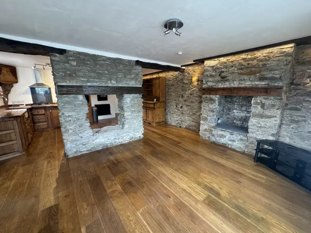 Higher Compton Road, PL3, photo 1