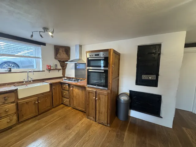 Higher Compton Road, PL3, photo 3
