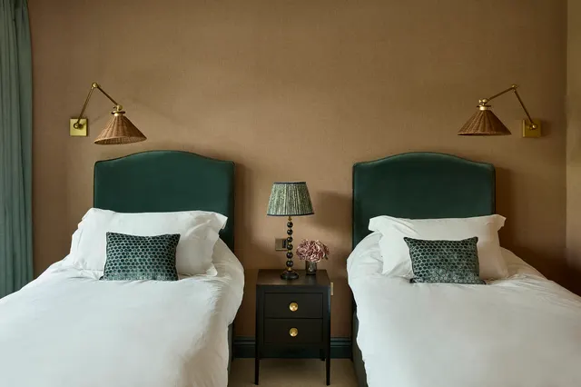 Swan Lake House, The Cotswolds, GL7, photo 3