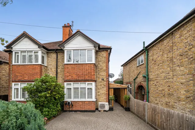 Northwood Road, Harefield, UB9, photo 1