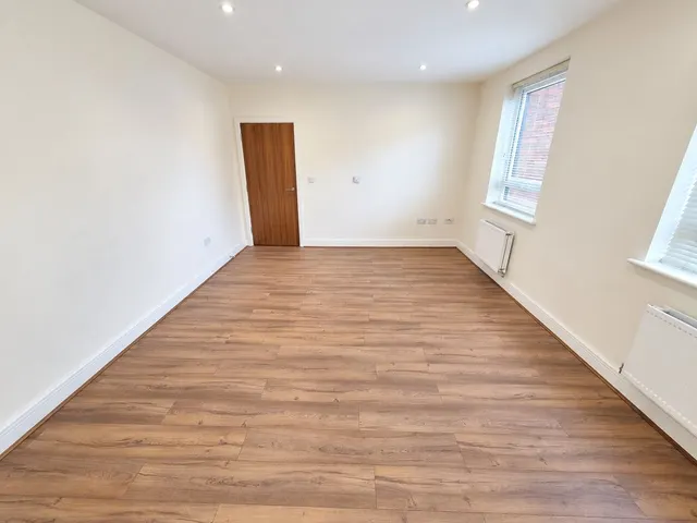 Marsh Road, Pinner, HA5, photo 3