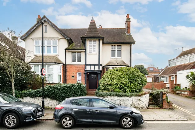 Photo 2 — Grosvenor Road, London, N10
