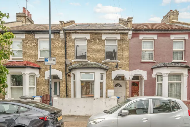 Photo 3 — Flat 1, 21 Napier Road, London