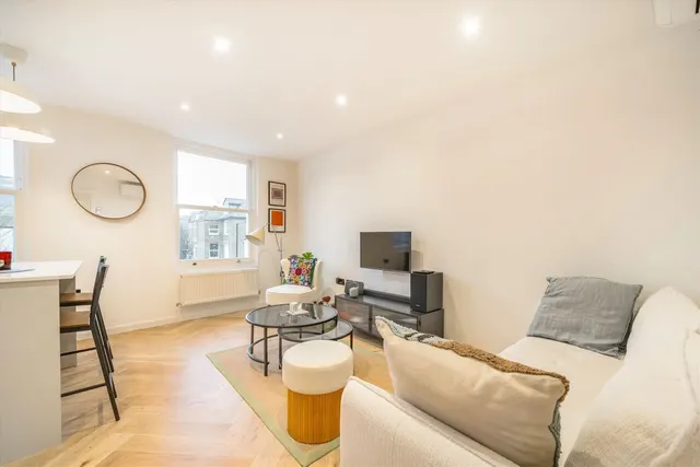 Shepherds Bush Road, W6, photo 3