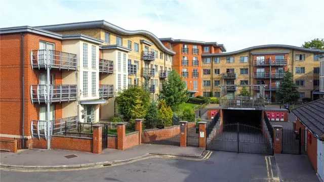 Jubilee Square, Reading, RG1, photo 1
