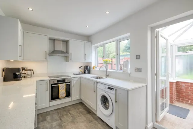 Hurdis Road, Shirley, B90, photo 3