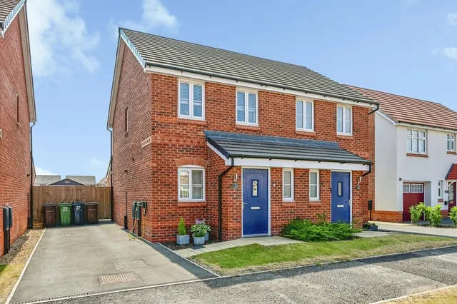 Goshawk Drive, Liverpool, L31, photo 1