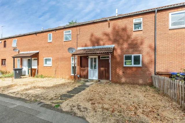 Higgins Square, NORTHAMPTON, photo 1