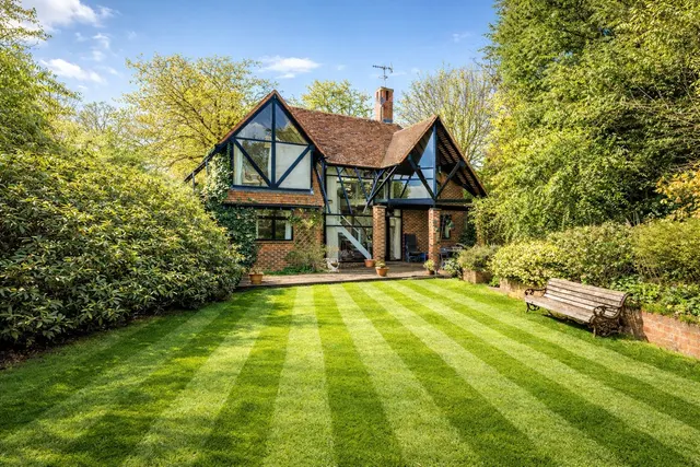 Fairmile Lane, Cobham, KT11, photo 1