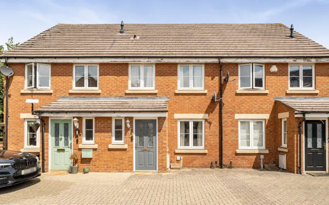 Fox Hedge Way, Sharnbrook, Bedford, photo 1