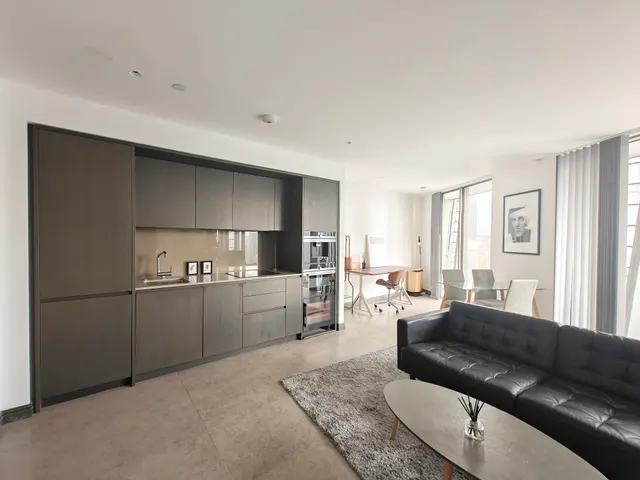 1 bedroom flat — One Blackfriars, London, SE1