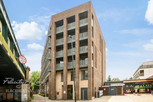 Loampit Vale, London, photo 1