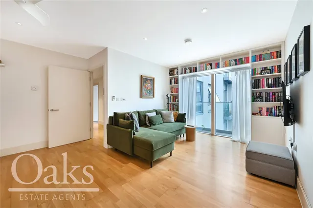 Streatham High Road, Streatham, SW16, photo 1