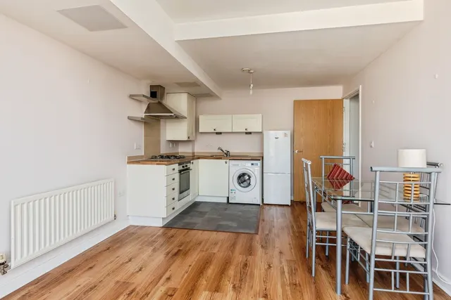Cathedral Walk, Bristol, BS1, photo 2