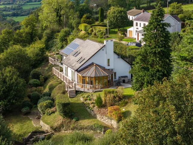 Cwmwl Yr Allt, Llandysul, SA44, photo 1