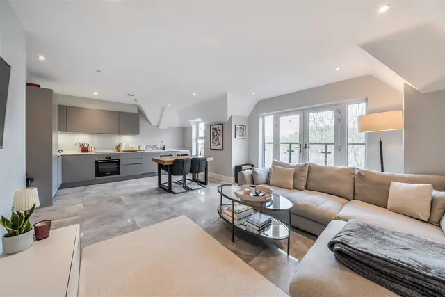 Ellam Court, Bushey Hall Road, Bushey, WD23, photo 1
