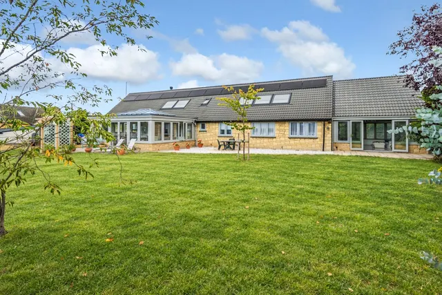 4 bedroom house, Down Ampney, Cotswolds, GL7