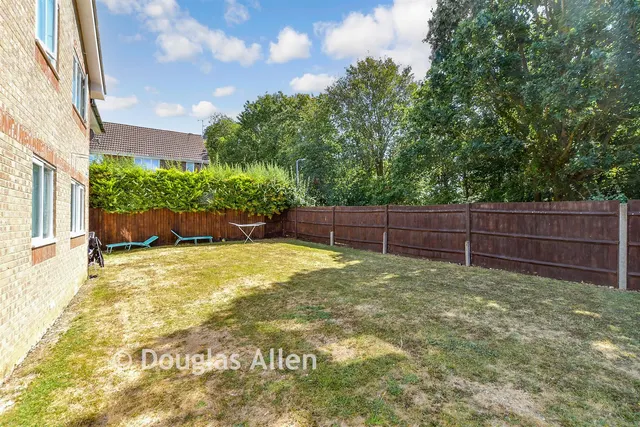 Lancaster Drive, Langdon Hills, SS16, photo 2