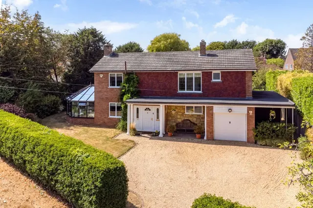 The Street, West Horsley, Leatherhead, Surrey, KT24 6HY, photo 1