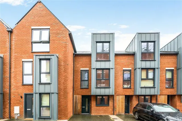 Highfield Avenue, Newbury, RG14, photo 3