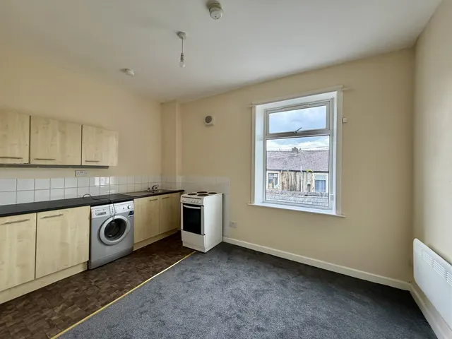 Photo 2 — Queen Victoria Road, Burnley