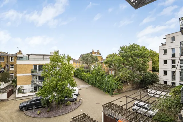 Phoenix Way, Wandsworth, photo 3