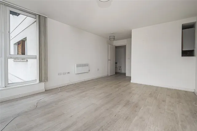 Phoenix Way, Wandsworth, photo 1
