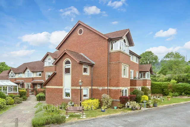 Alma Road, Reigate, RH2, photo 1
