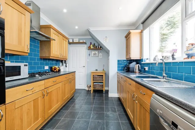 Photo 3 — Lancaster Drive, Hornchurch, RM12