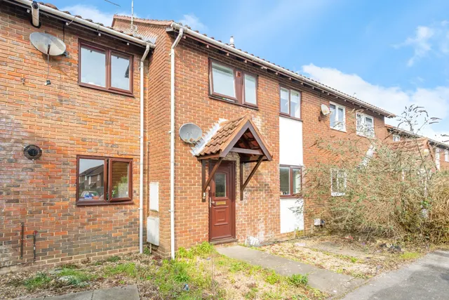 Farndell Close, Chichester, PO19, photo 1