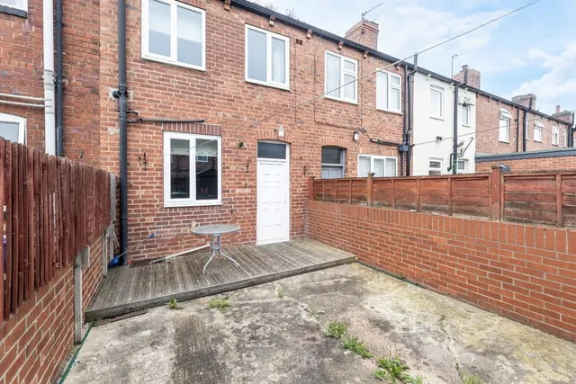 Smawthorne Avenue, Castleford, West Yorkshire, photo 1