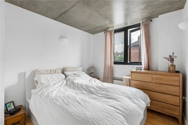 Photo 2 — Blackstock Road, London, N5