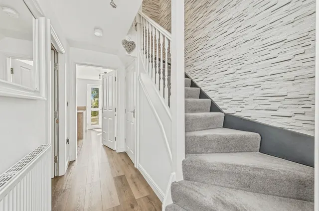 Prospect Road, Longwood, HD3, photo 2