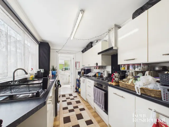 New Hythe Lane, Larkfield, ME20, photo 2