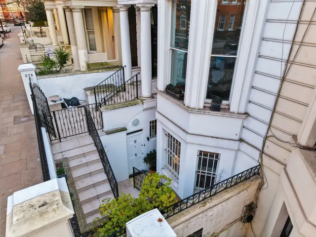 Photo 2 — Earls Court Road, London, SW5